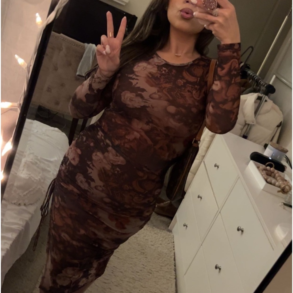 Dress - Picture 2 of 4